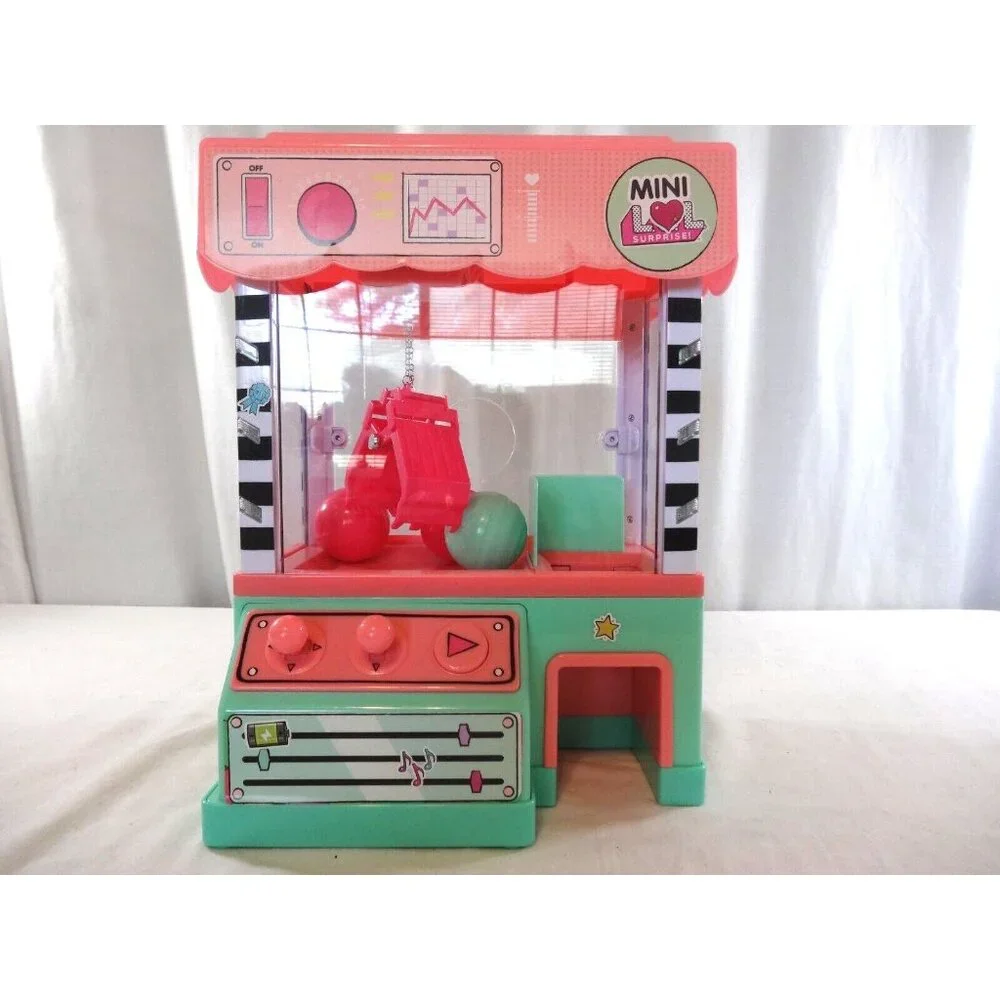 LOL Surprise Minis Claw Machine‎ Playset with  Mini Balls